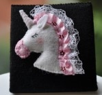 Unicorn Broche / tashanger